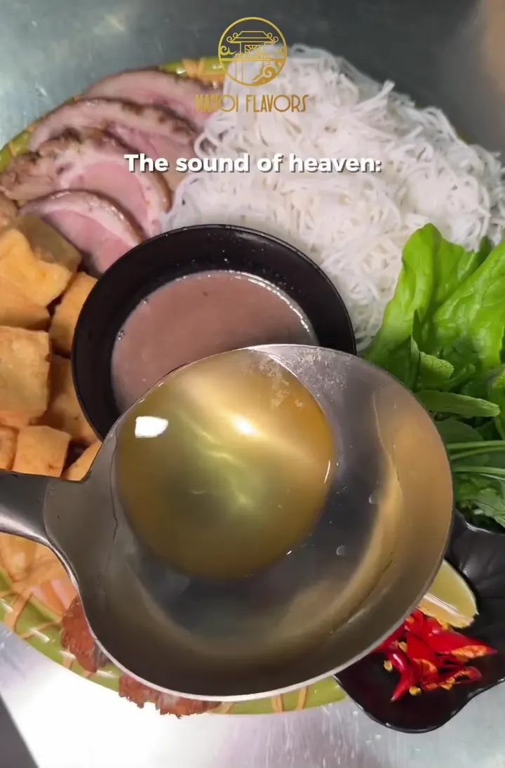 iPhone social content for Hanoi Flavors